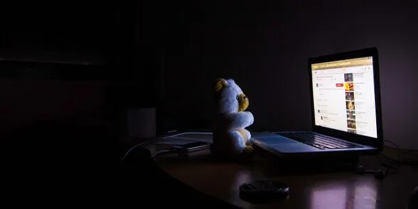 Lekarstwo na bezsenność: Osobista podróż przez nocne pustynie i szlaki nadziei - 5 2025